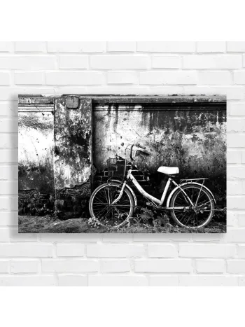Vintage Bicycle Grungy Wall Canvas Print